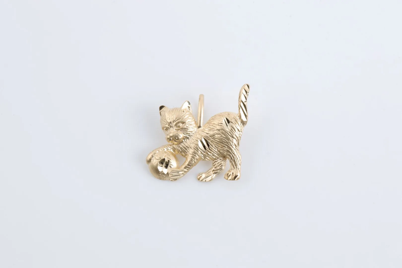 14k Yellow Gold Playful Kitten Pendant (1.72g.)