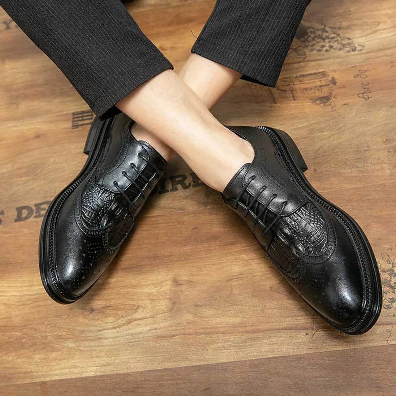 Black croc skin pattern brogue derby dress shoe