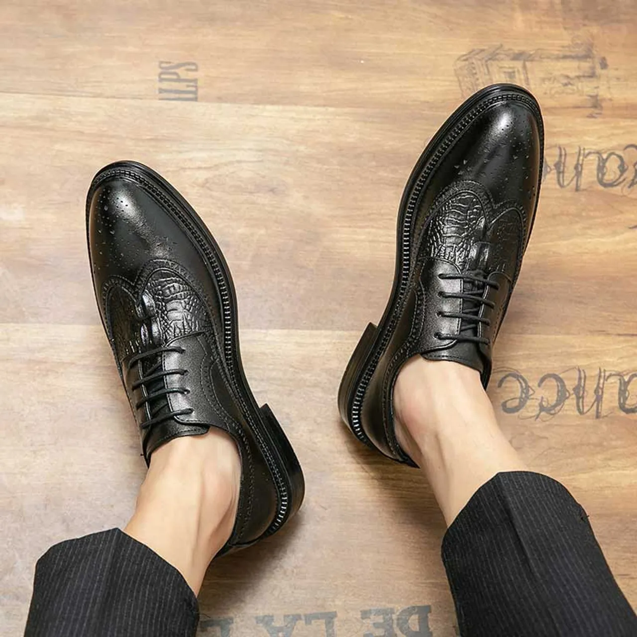 Black croc skin pattern brogue derby dress shoe