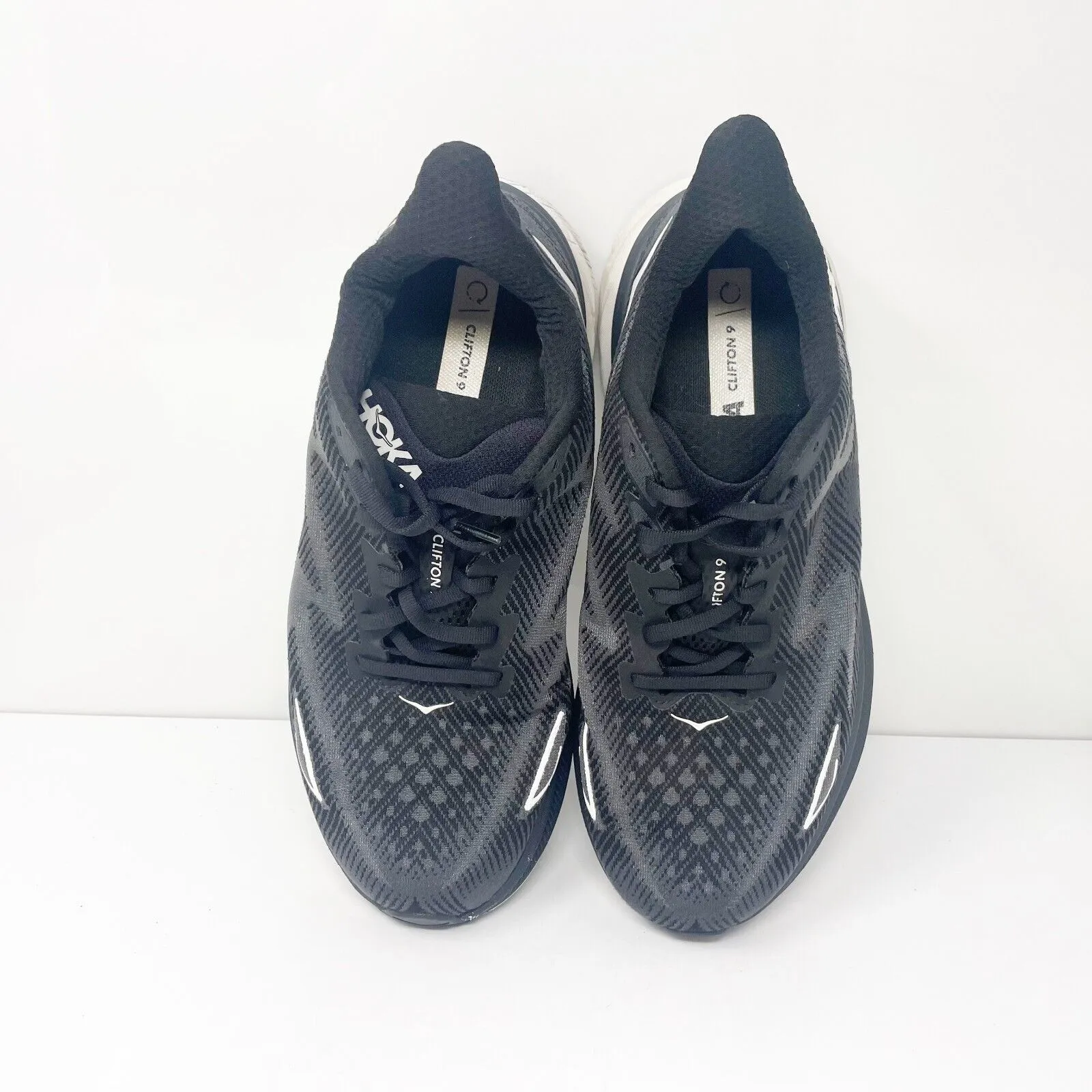 Hoka One One Mens Clifton 9 1132210 BWHT Black Running Shoes Sneakers Size 10 2E