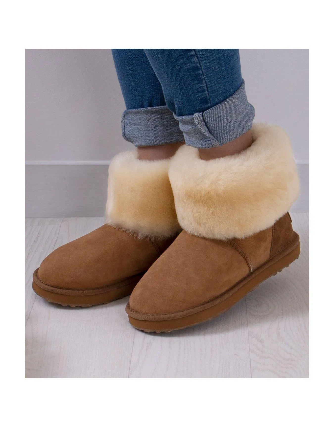 Just Sheepskin Ladies Cornwall Sheepskin Boot - Chestnut