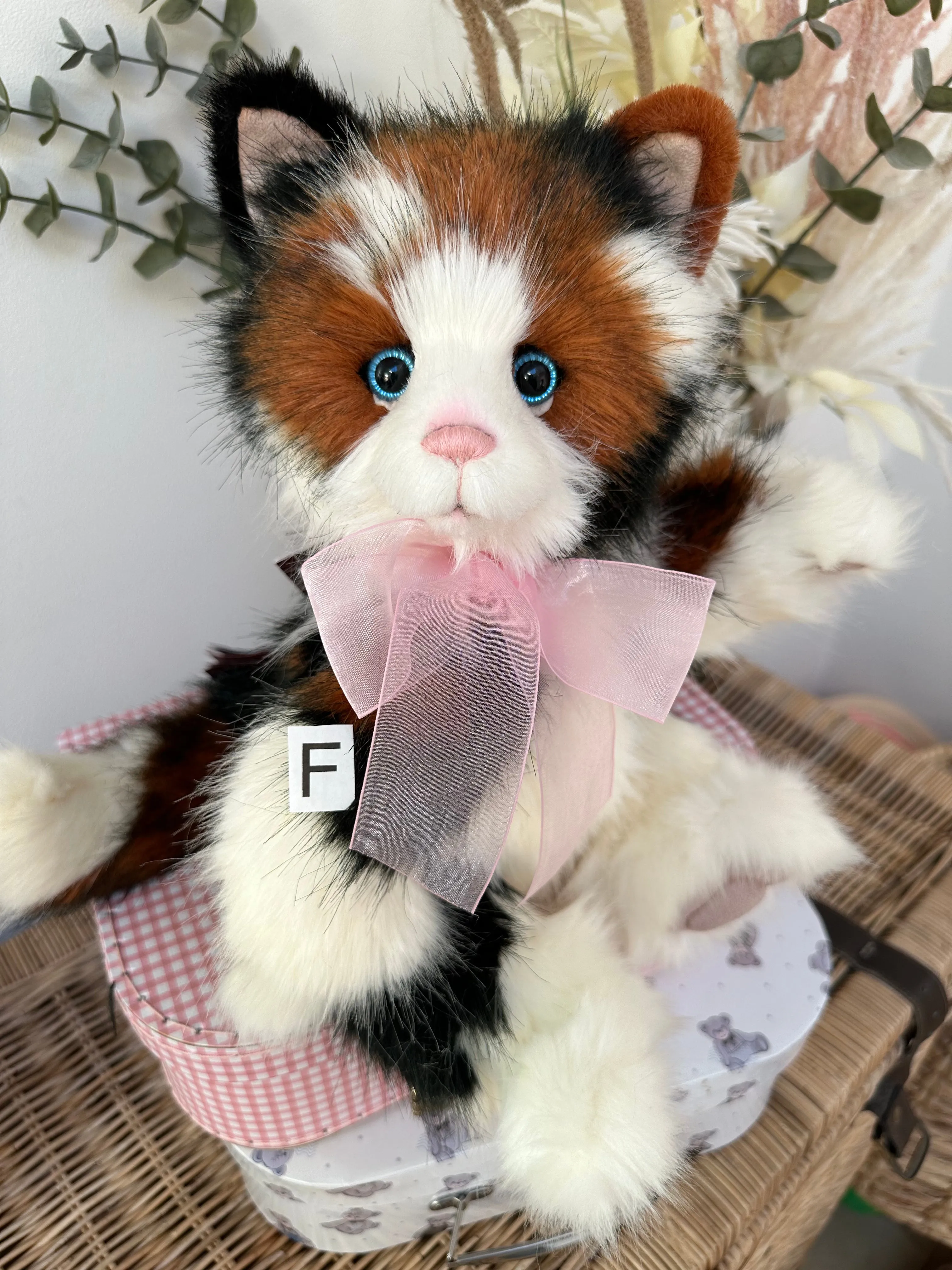 La Di Dah 2022 Plush Charlie Bears Kitten Pussy Cat